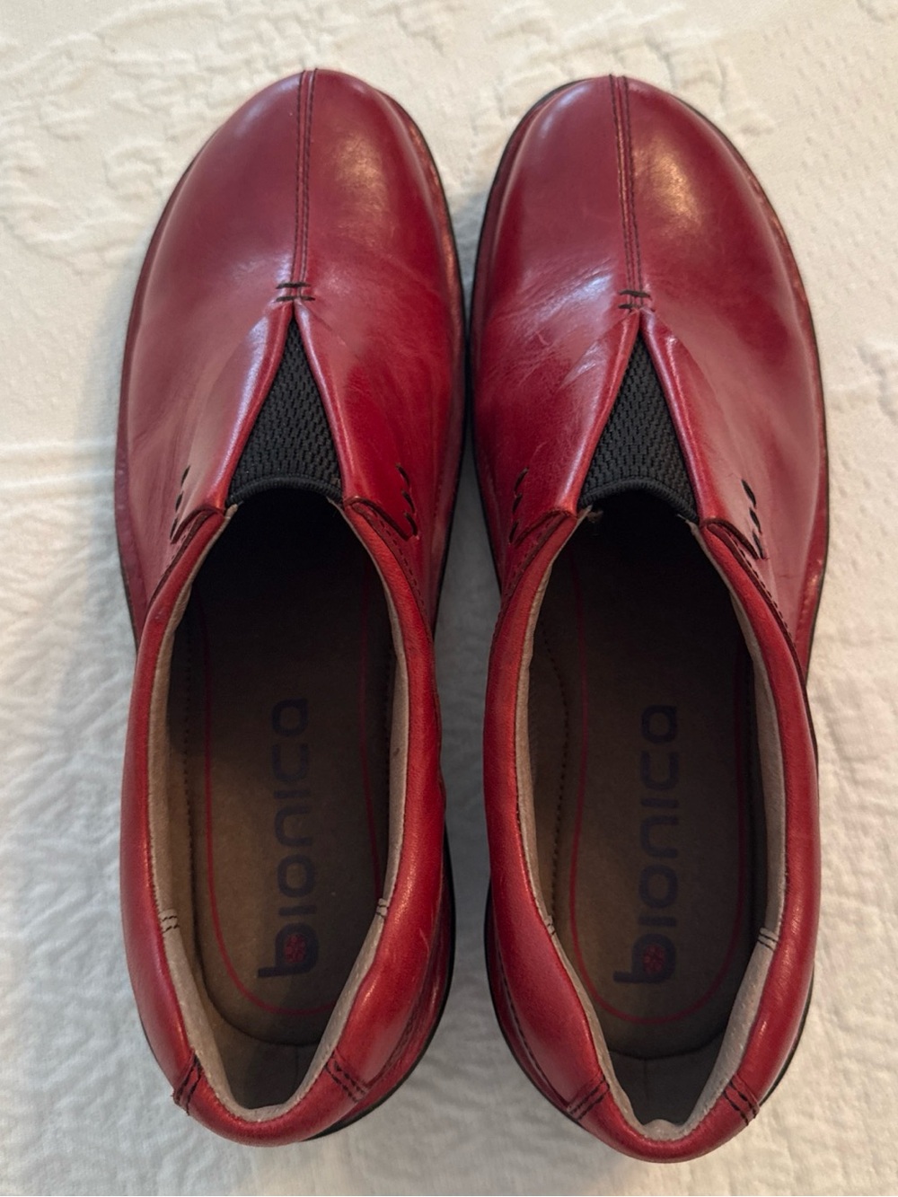 Bionica Women’s Red Leather Slip-On Loafers - Picture 3 of 6